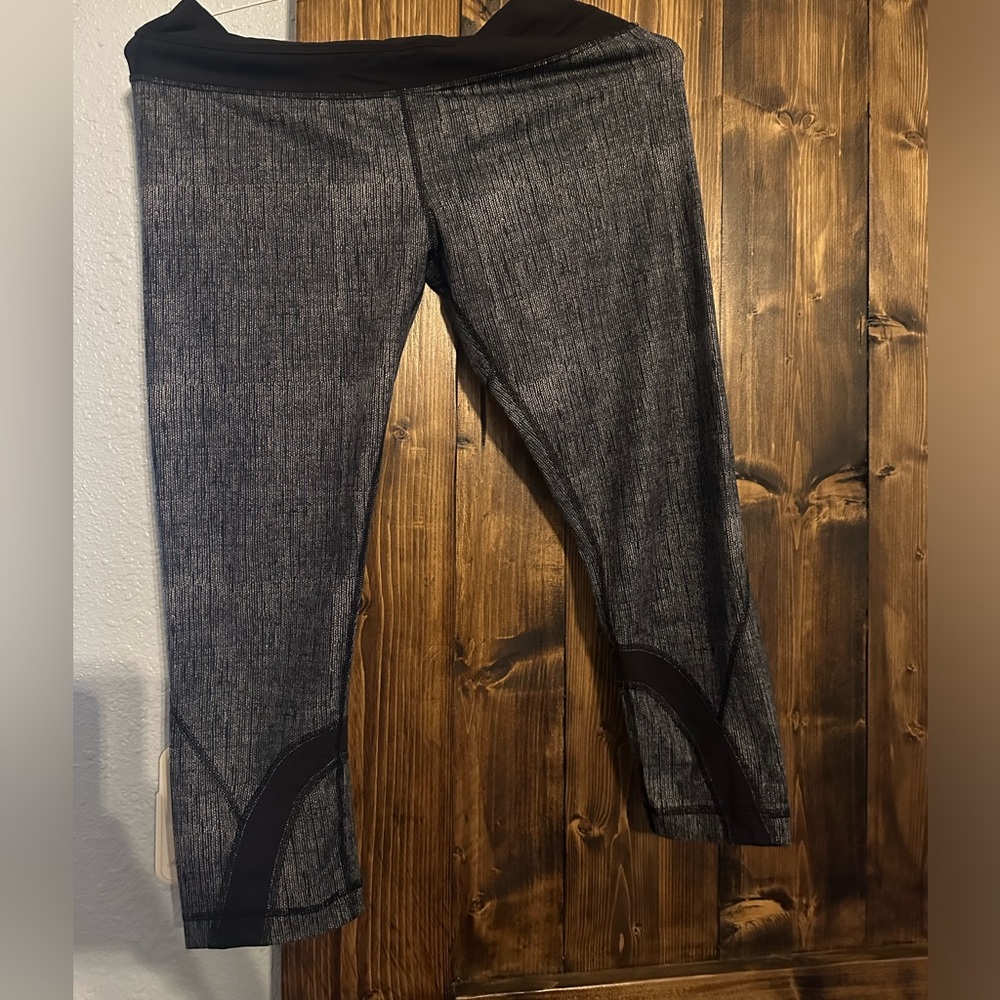 Lululemon crop leggings size 8